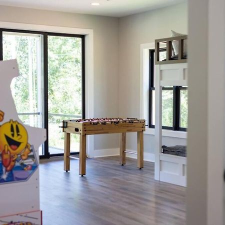 New Home, Dock, Kayaks, Game Room, Water Views Winchester Bagian luar foto