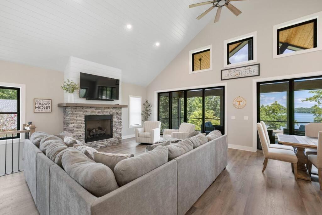 New Home, Dock, Kayaks, Game Room, Water Views Winchester Bagian luar foto