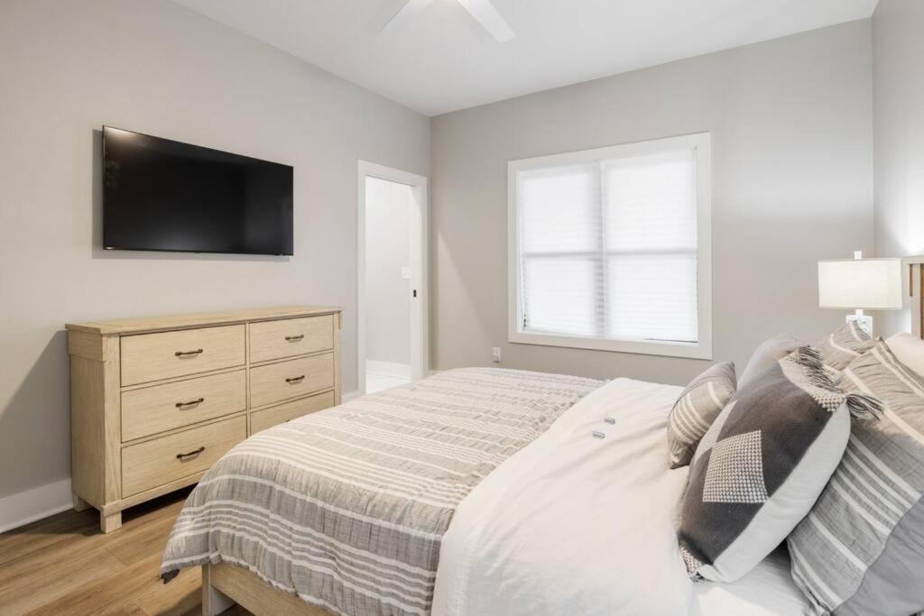 New Home, Dock, Kayaks, Game Room, Water Views Winchester Bagian luar foto