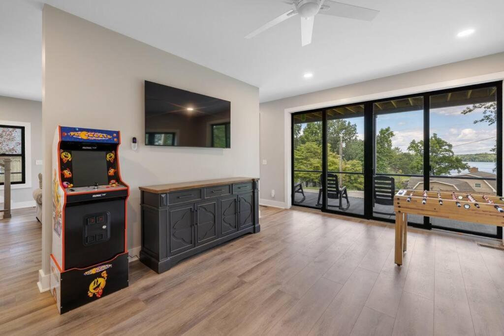 New Home, Dock, Kayaks, Game Room, Water Views Winchester Bagian luar foto