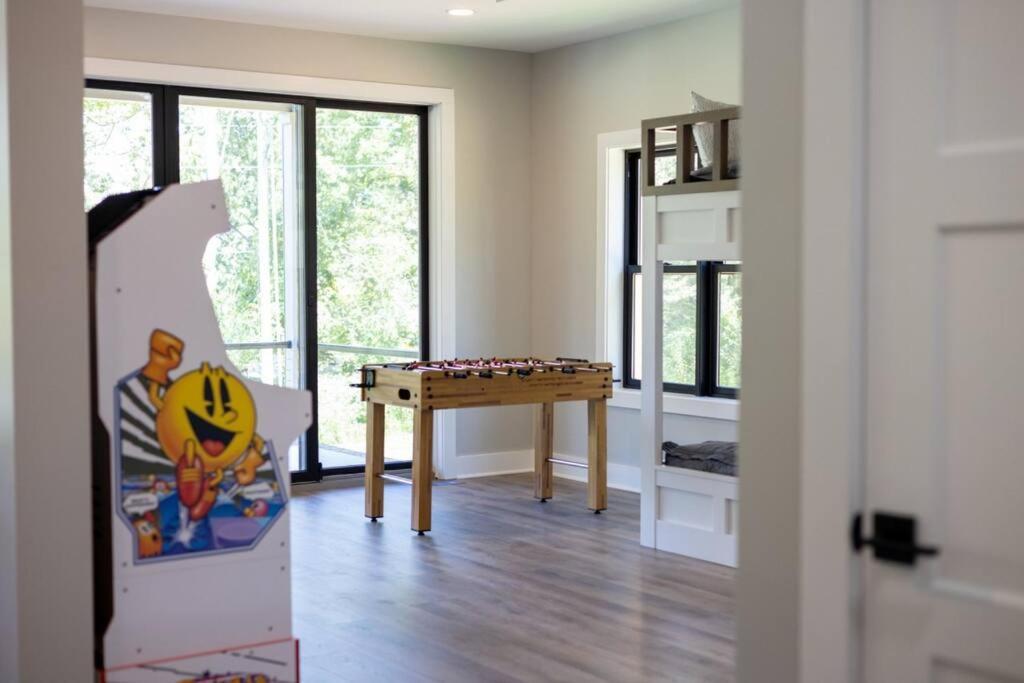 New Home, Dock, Kayaks, Game Room, Water Views Winchester Bagian luar foto